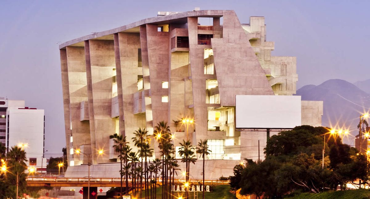 El edificio de UTEC, en Barranco, ha recibido numerosos premios y elogios.