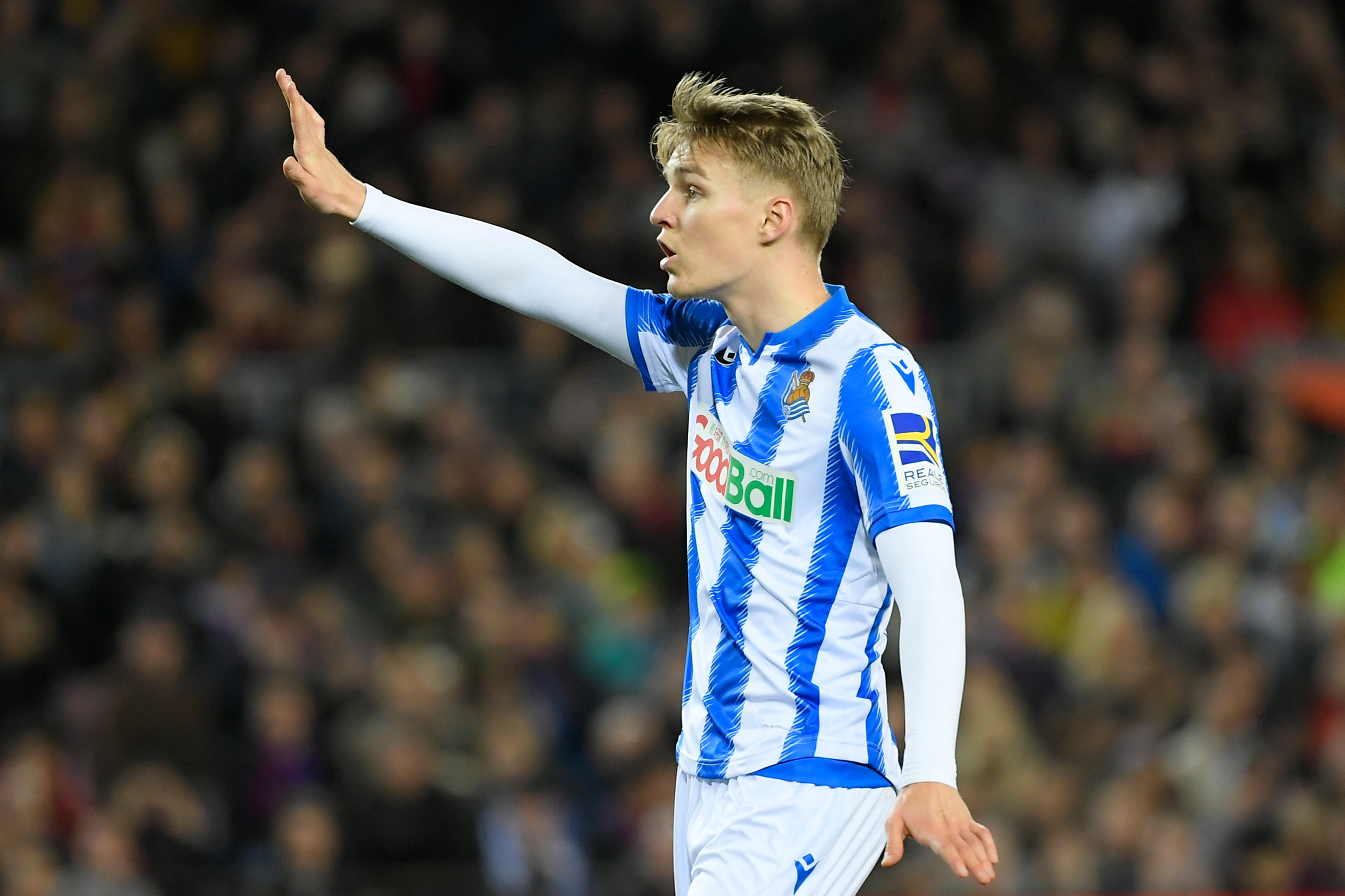 Odegaard (21 años, contrato hasta 2023). El noruego volvería a la 'Casa Blanca' donde lo ven ve preparado para asumir protagonismo.