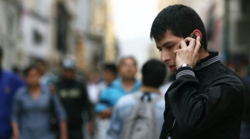 Movistar y Claro perdieron más de 1 millón de líneas en tres años