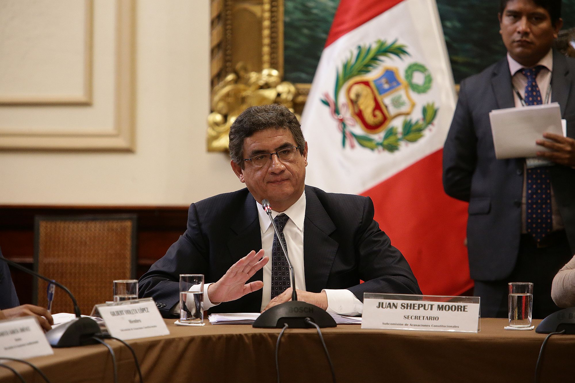 Sheput: "Villanueva se ha convertido en una especie de lastre" para el Gobierno