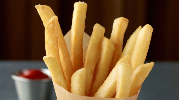 Comer papas muy fritas acelera el envejecimiento