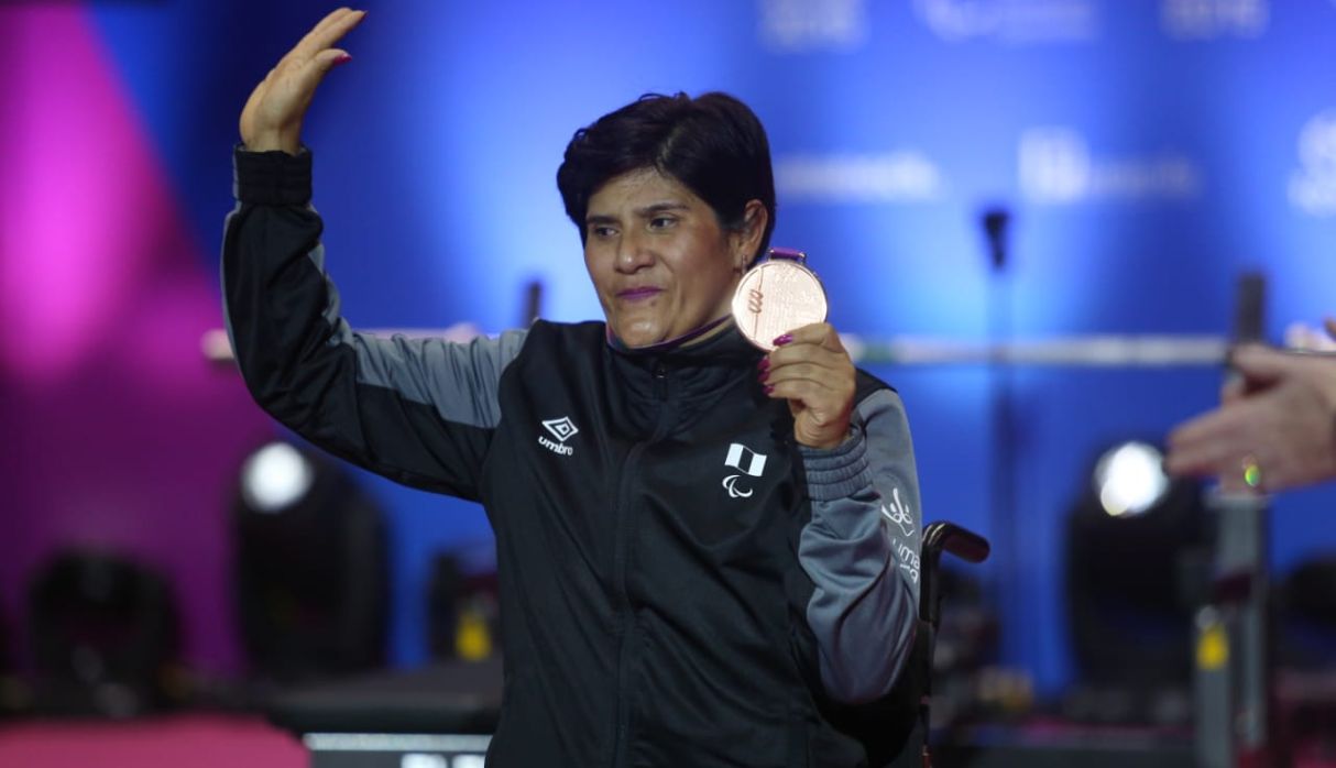 Lima 2019: Juana Vásquez ganó medalla de bronce en parapowerlifting