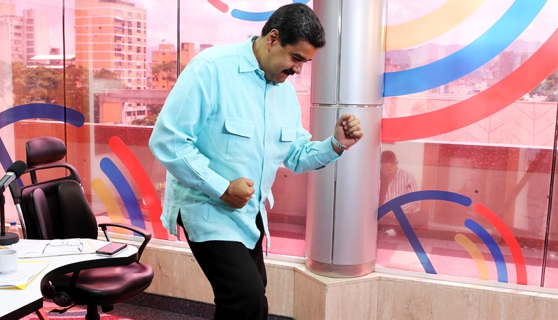 Nicolás Maduro: "Santos me tiene envidia porque no sabe bailar"