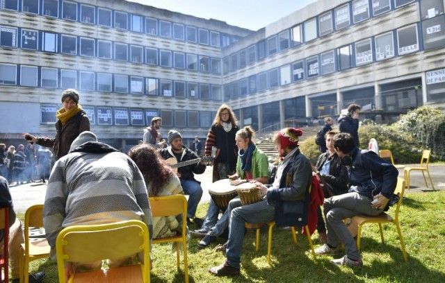 Estudiantes latinos en Francia en el limbo tras el aumento en el pago de matrículas universitarias
