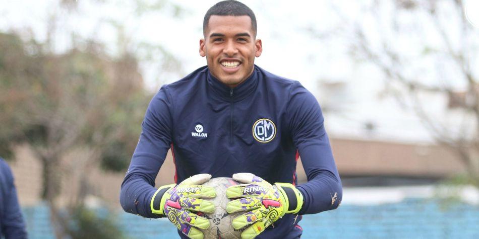 La irrupción de Steven Rivadeneyra, el arquero del Municipal que trabaja para llegar a la selección peruana