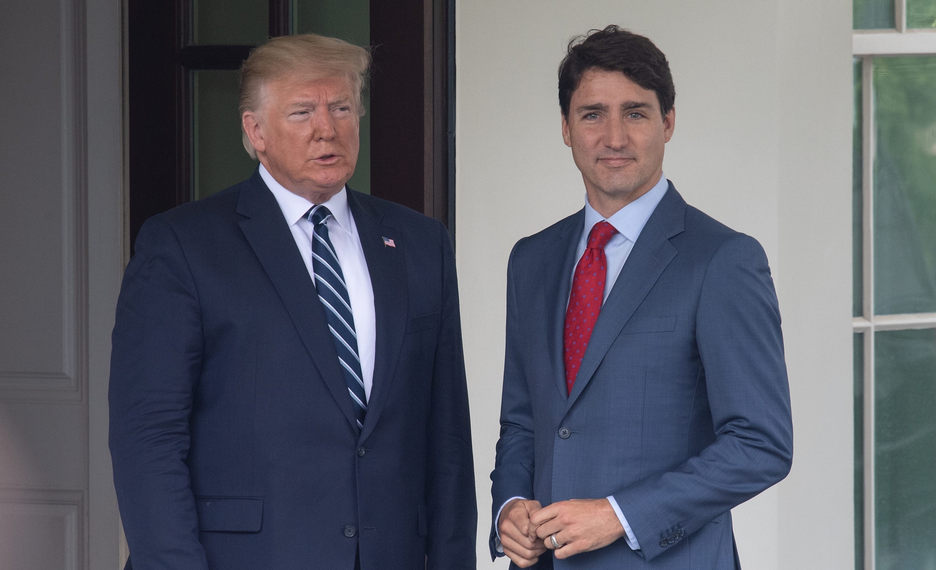 Trump dijo estar "sorprendido" por imágenes de Trudeau con cara pintada