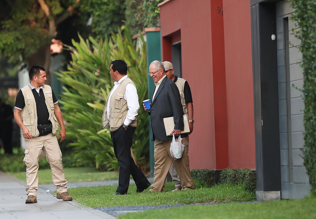 Apenas dejó el cargo, empezaron los procesos contra PPK. El expresidente fue incorporado en una carpeta fiscal, su casa fue allanada y se dispuso prisión domiciliaria en su contra. (Foto: GEC)