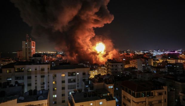 Israel: Disparos de cohetes y bombardeos continúan sobre Gaza
