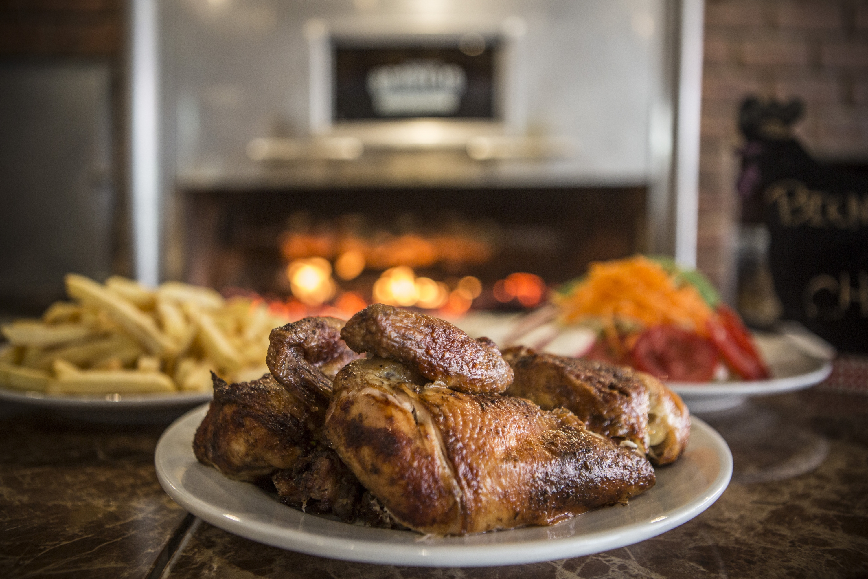 CHICHOS Pollos a la braza