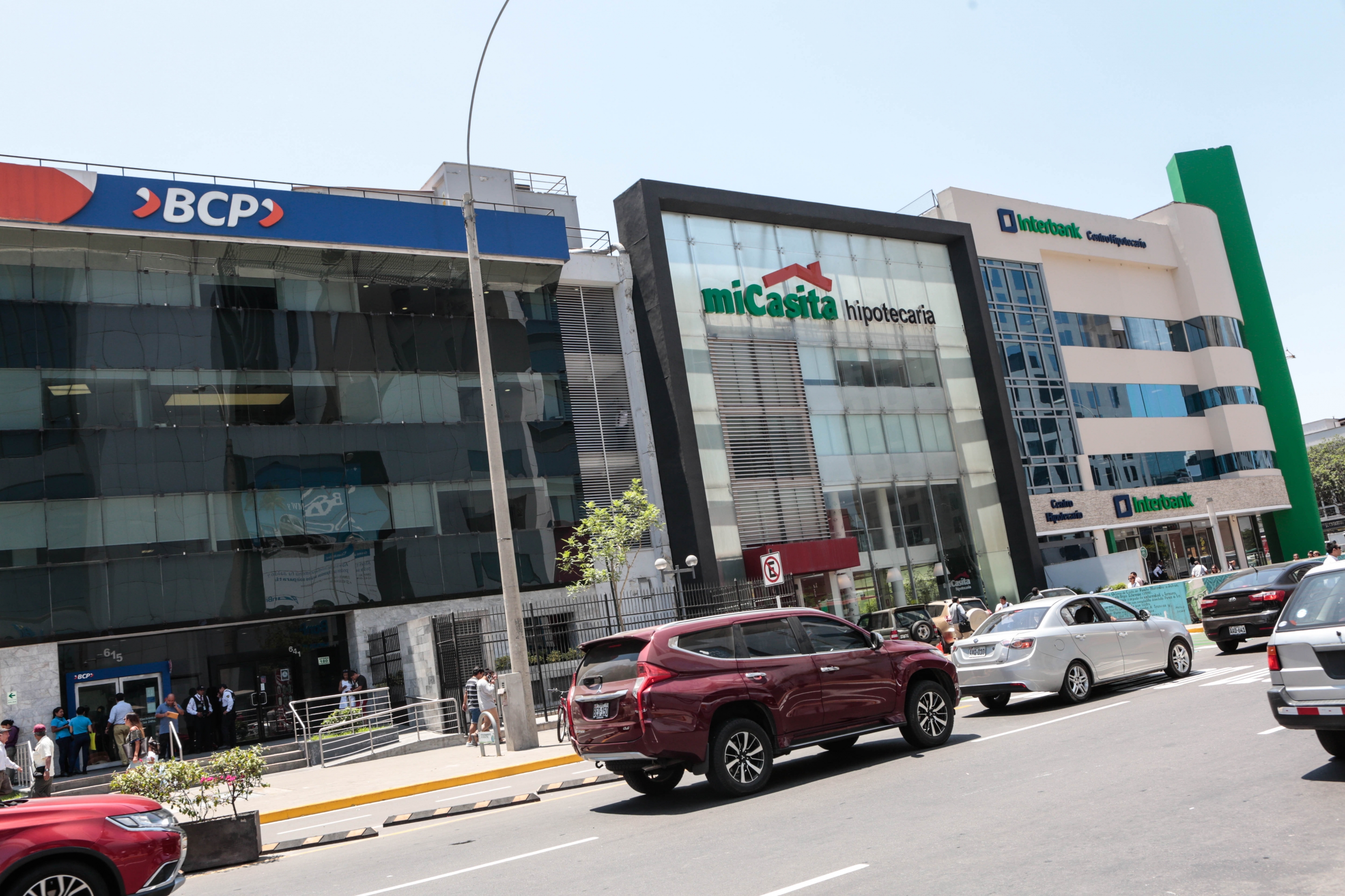 UBS y Banco do Brasil planean banco de inversión que operaría en Perú
