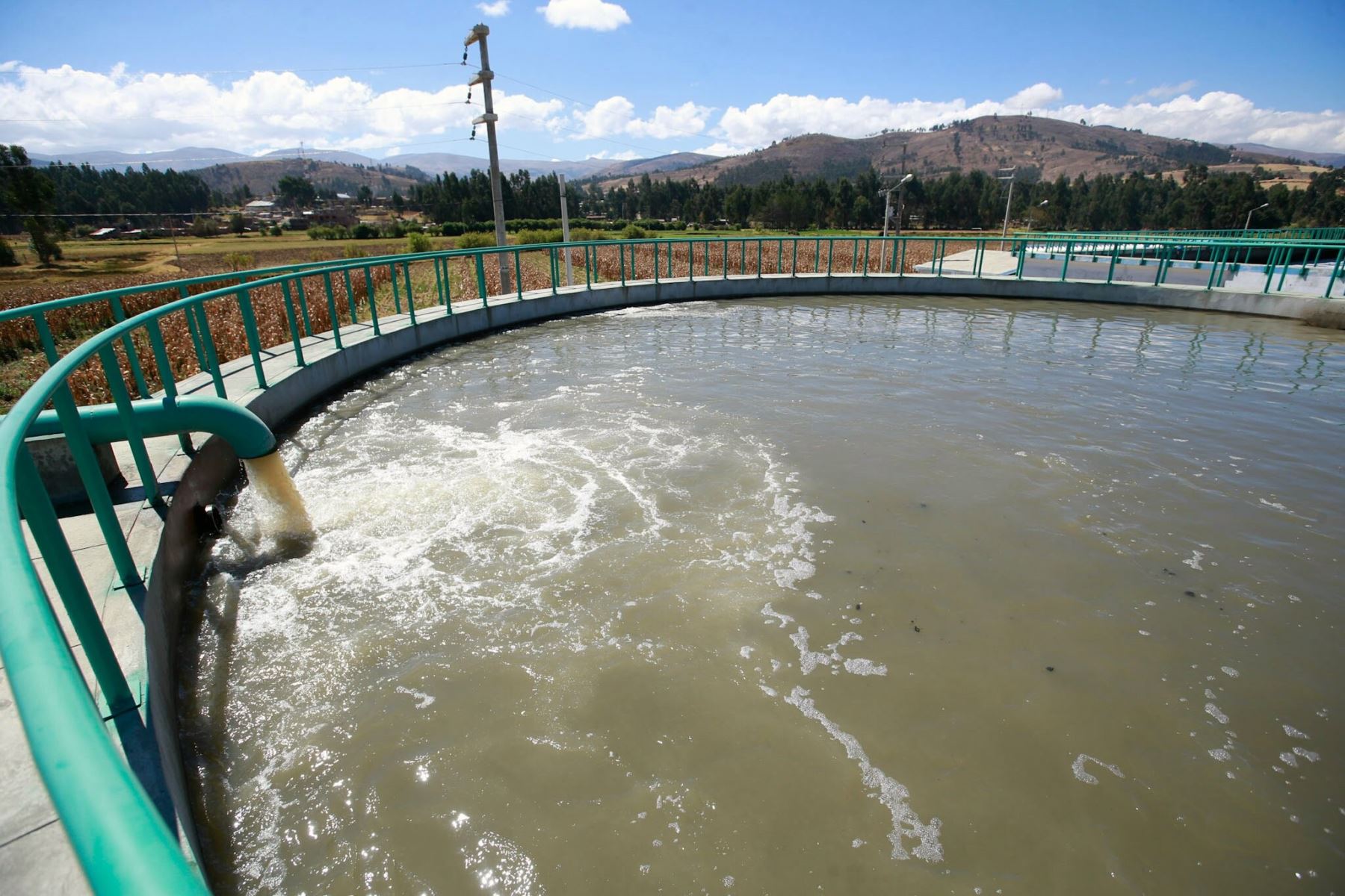Citan a jefes de Sunass y Otass por alza en precio del agua