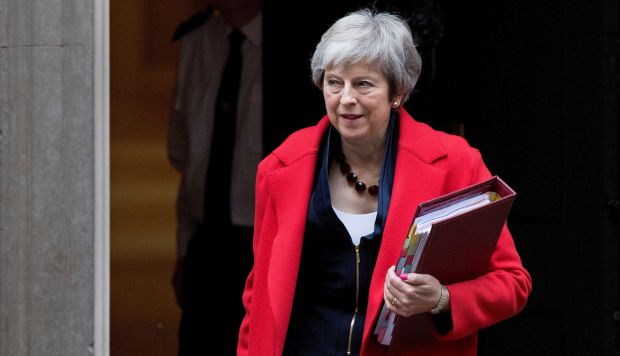 Theresa May evita revelar sus planes en caso fracase acuerdo del Brexit