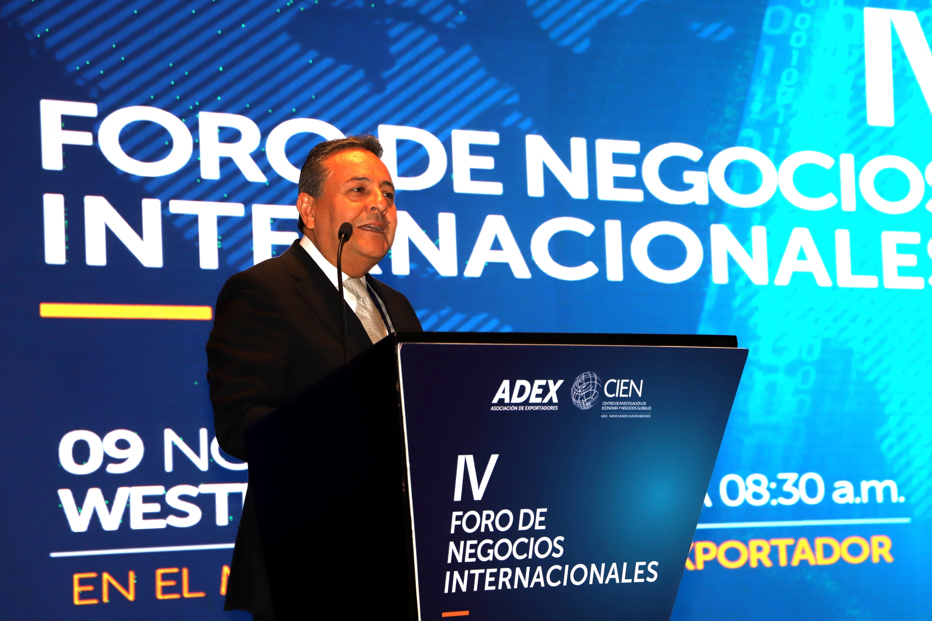 El miembro del Consejo Directivo y Past President de la Asociación de Exportadores (ADEX), Alfonso Velásquez, fue el encargado de brindar las palabras de bienvenida.