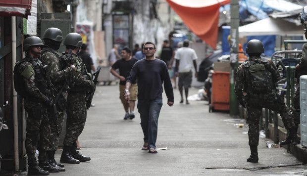Brasil: Tiroteos y muertes aumentan en Río tras seis meses de intervención