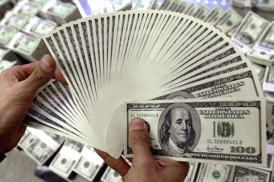 Dólar en Argentina: Tipo de cambio cae ante altas tasas de interés
