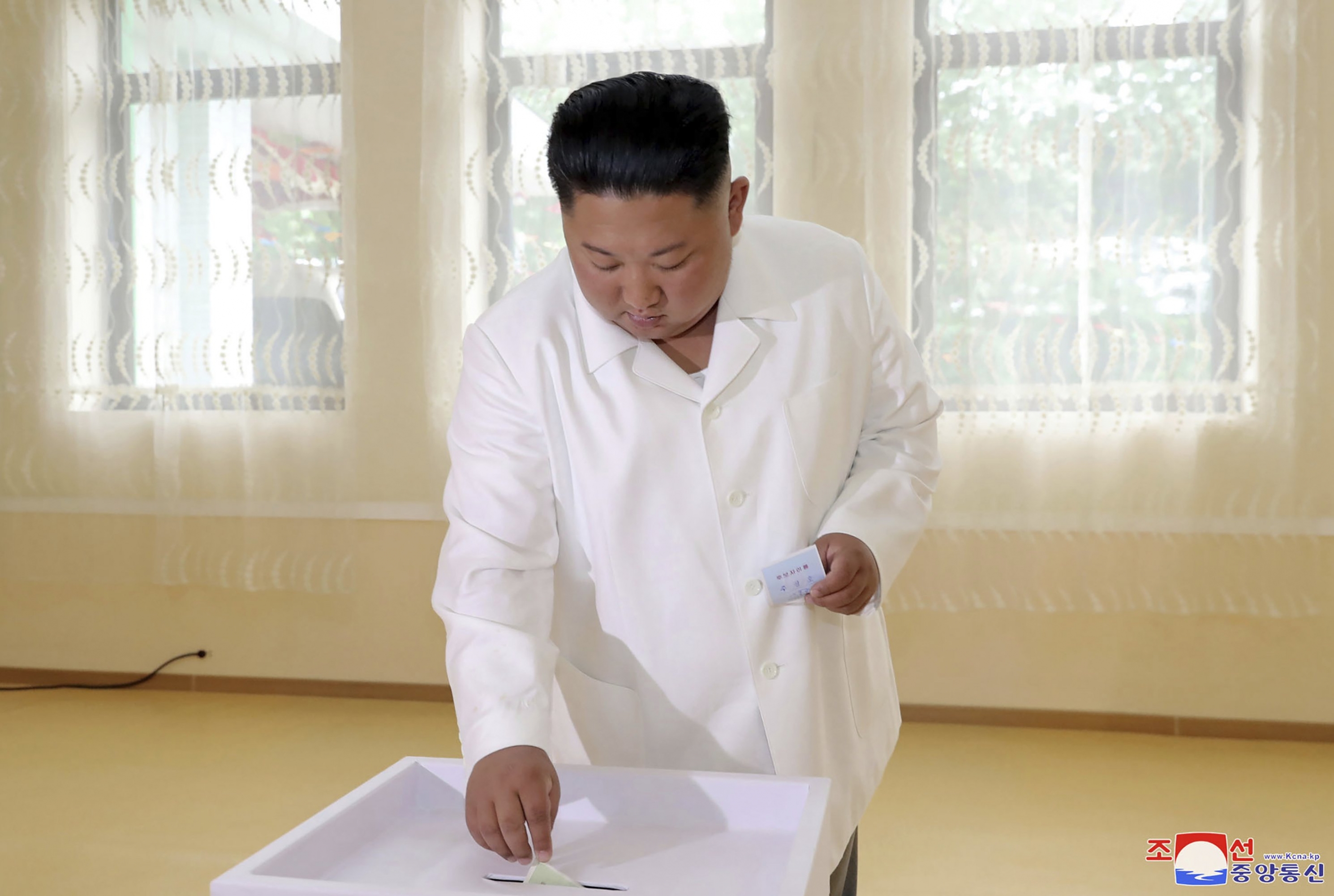 Kim Jong-un participa de unas elecciones en Corea del Norte con 99,98% de participación