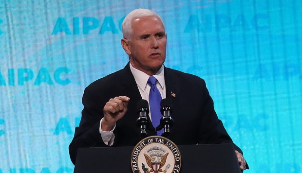 Pence dice que EE.UU. no retrocederá hasta que Venezuela recupere la libertad