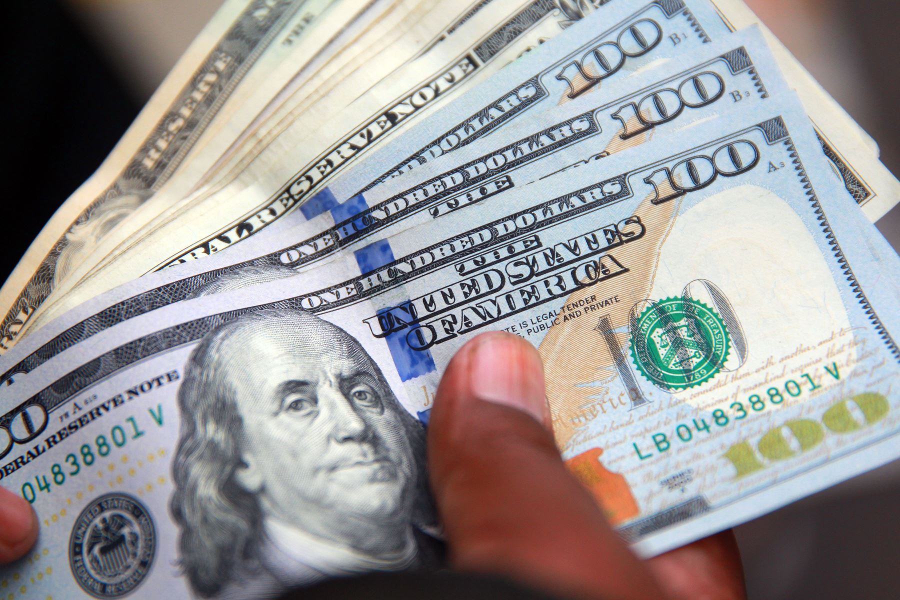 Tipo de cambio: Precio del dólar finaliza al alza
