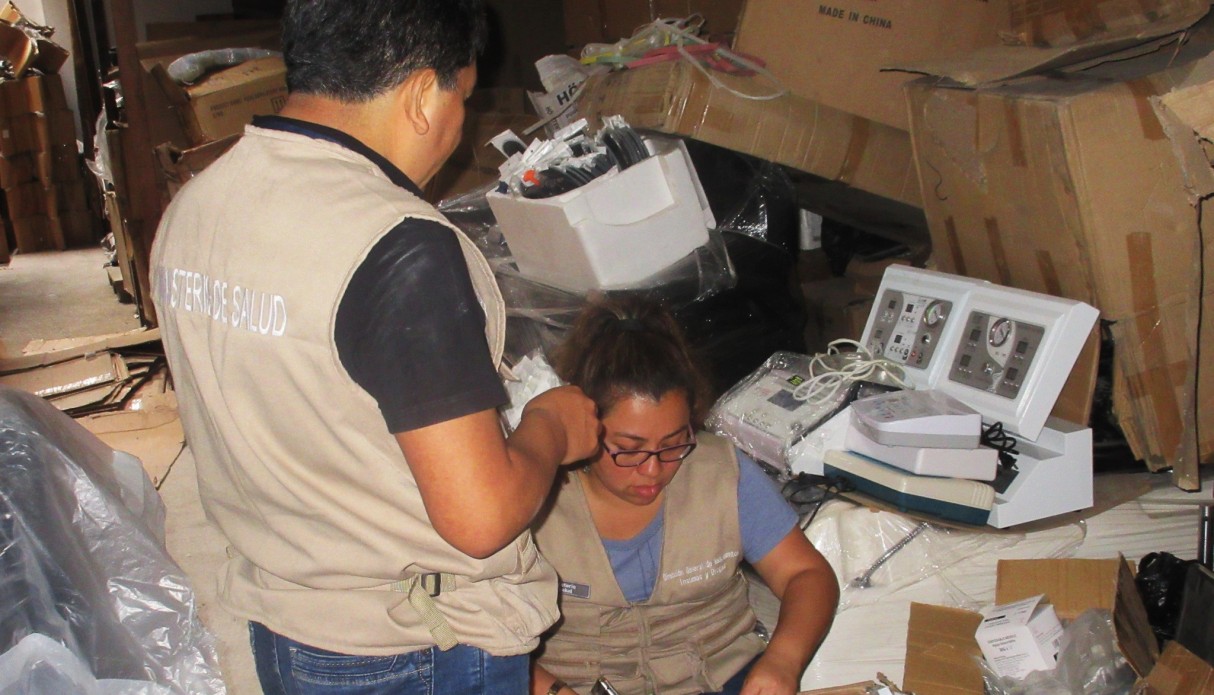 Incautan 8 toneladas de equipos de uso dermatológico sin registro