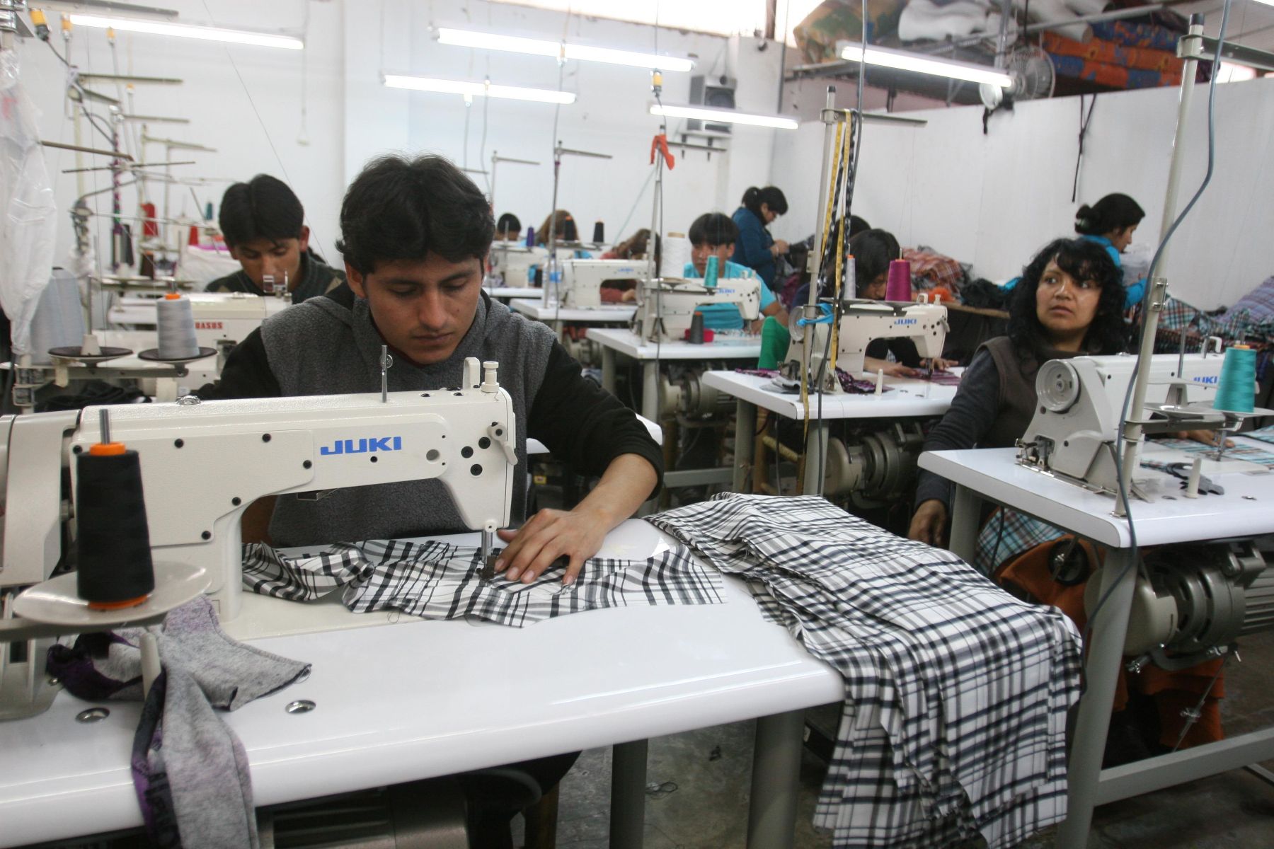 Trabajadores podrán "vender" hasta 15 días de sus vacaciones a empresas
