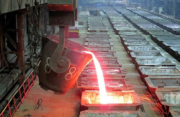 Precios del níquel se derrumban mientras que el cobre extiende sus alzas