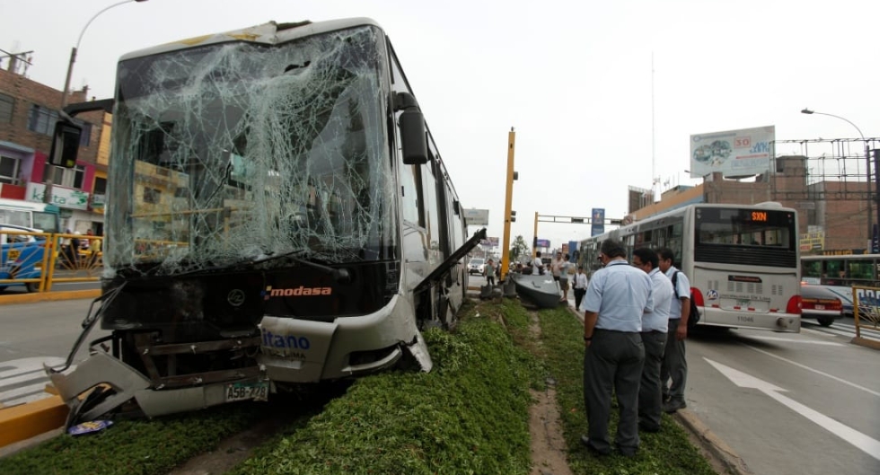 Independencia así quedó el bus del Metropolitano tras aparatoso choque