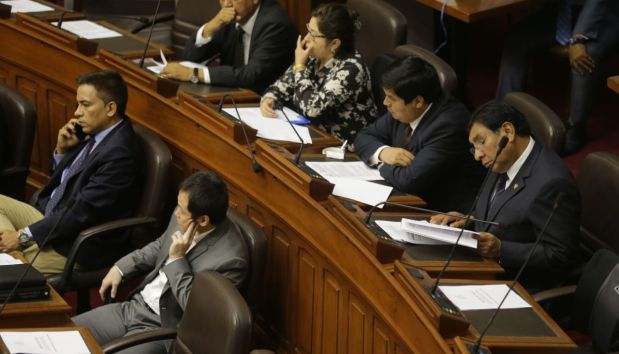 Bloque de Kenji fue reubicado en el hemiciclo del Congreso