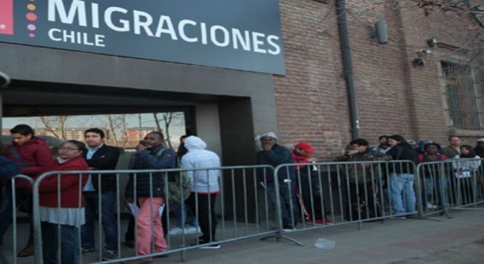 Chile impone nuevas visas para ubicar a inmigrantes según sus necesidades laborales