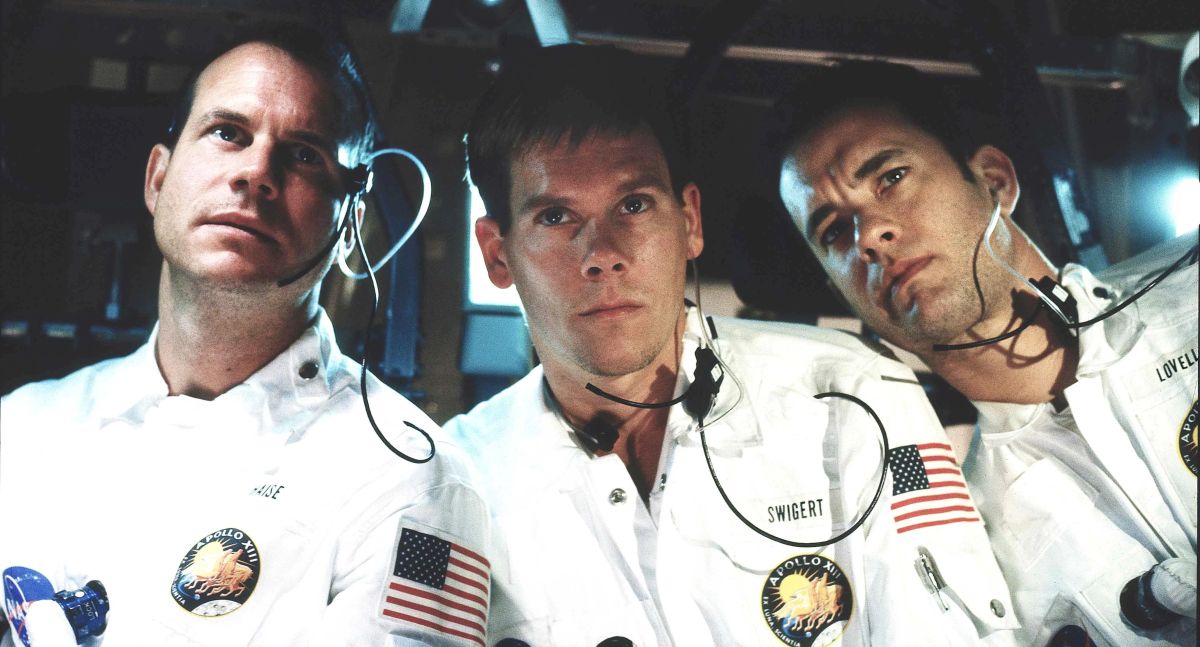 De izq. a der.: Bill Paxton como Fred Haise, Kevin Bacon como Jack Swigert, y Tom Hanks como James Lovell. La tripulación del Apolo 13 de la ficción en la cinta de Ron Howard de 1995.