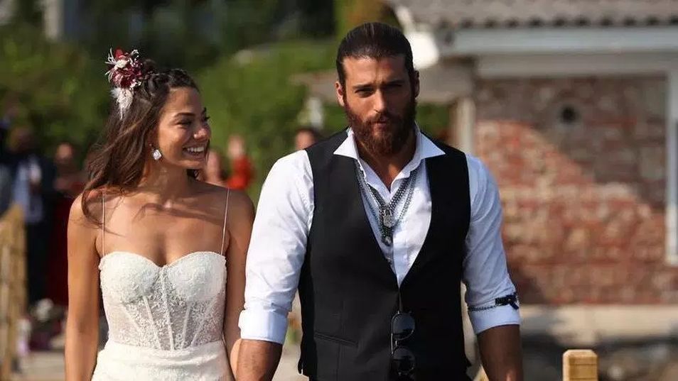 El momento que contraen matrimonio los protagonistas. (Foto: Star TV)