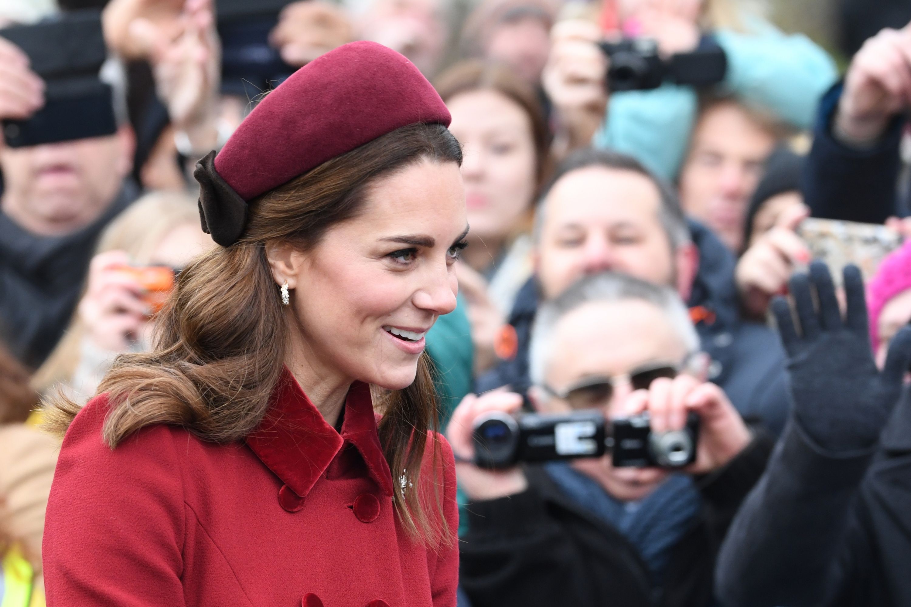 Kate Middleton o la tendencia de diademas que pisa con fuerza
