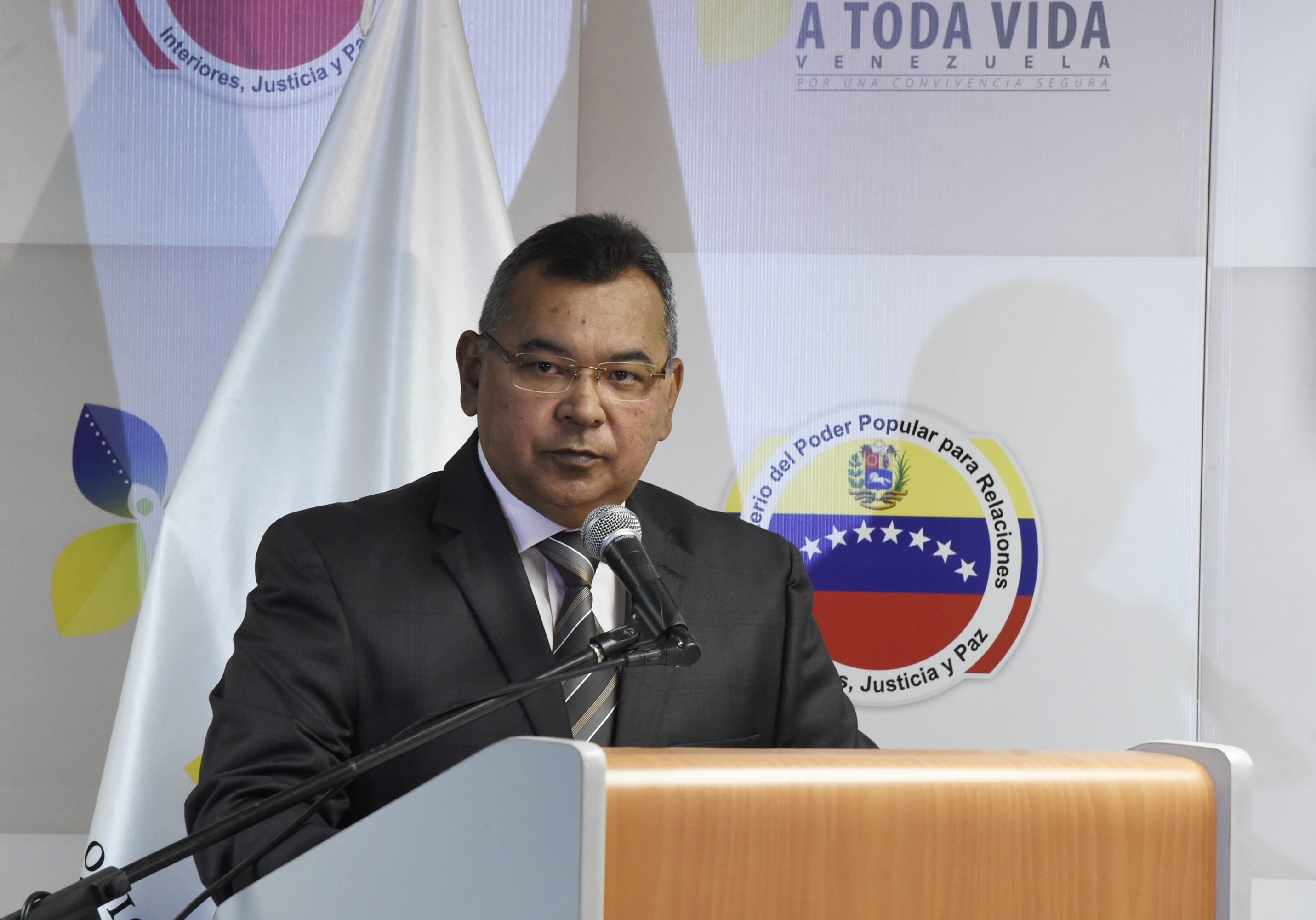 Venezuela anuncia captura de militares retirados que planeaban "asesinatos selectivos"
