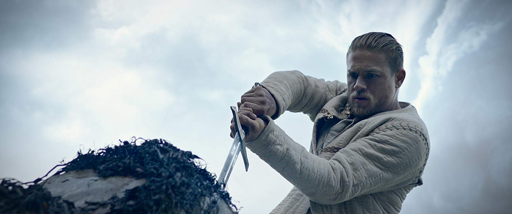'El rey Arturo: la leyenda de la espada' llegó a los cines en 2017.