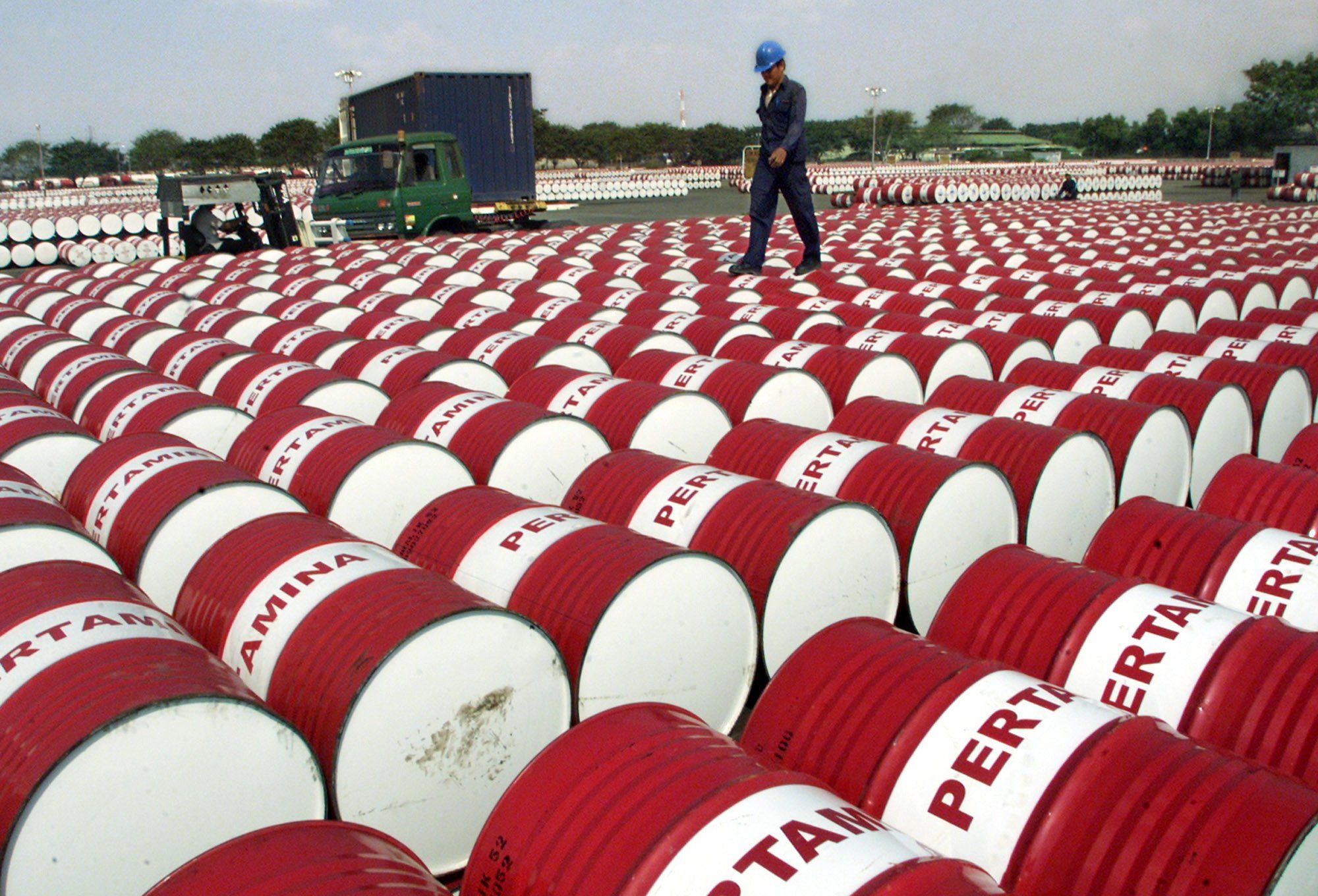 Precios del petróleo se disparan por plan de EE.UU. para sofocar exportaciones iraníes