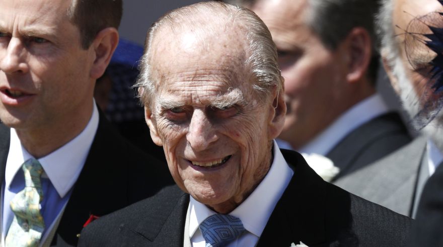 El príncipe Felipe de Inglaterra entrega su licencia a los 97 años de edad