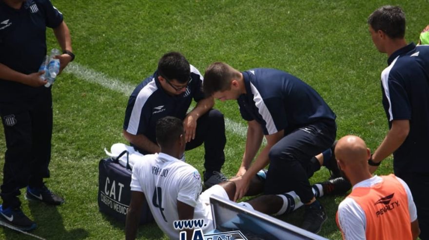 Miguel Araujo sufrió una dura lesión de rodilla con Talleres de Córdoba | VIDEO