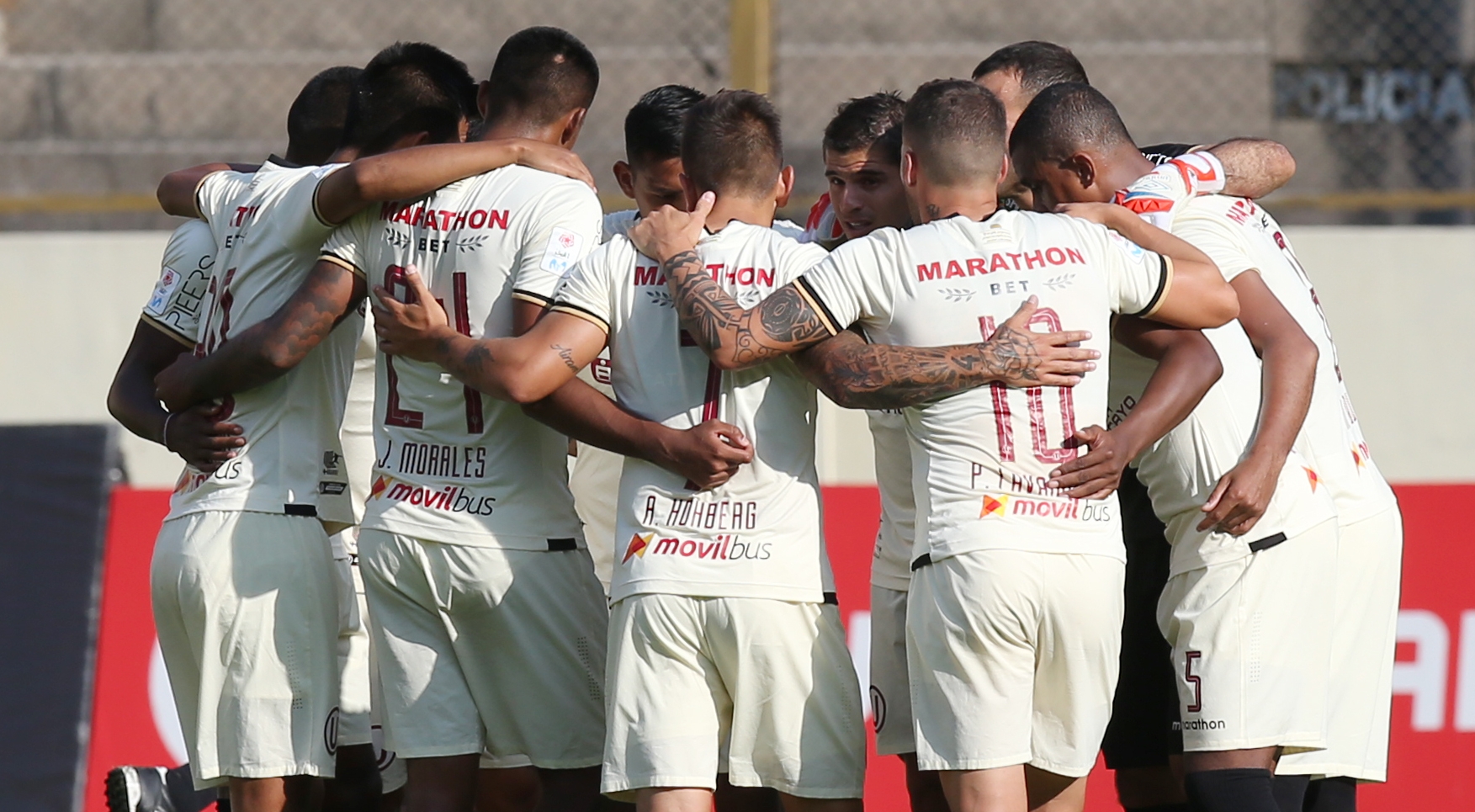 Pensando en el partido ante UTC en Cajamarca: Universitario entrenará en cancha de césped sintético - Diario Depor