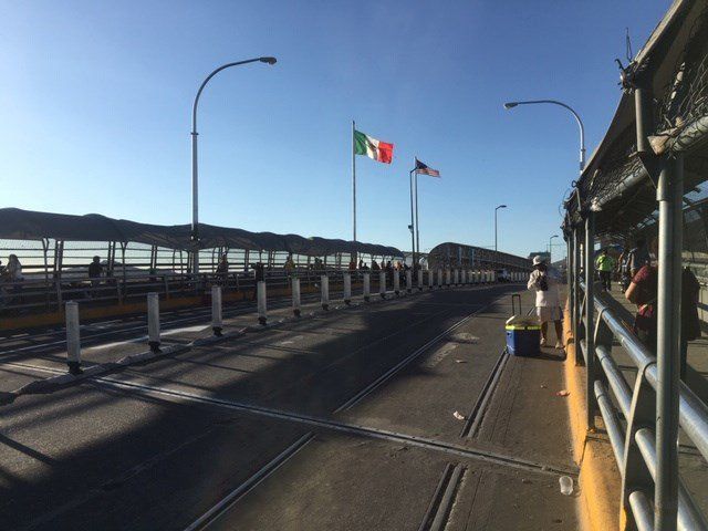Vista general del puente Internacional de El Paso, en la frontera entre Estados Unidos y Ciudad Juárez (México). (Foto: EFE)
