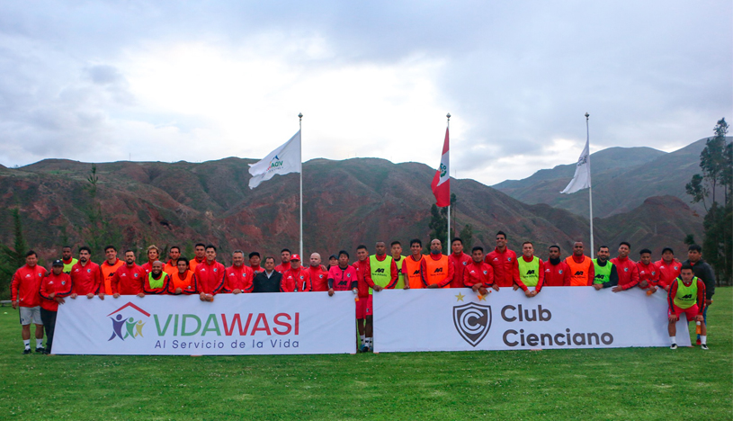 La alianza entre Cienciano y Vidawasi se dio en el marco del inicio de la pretemporada del equipo cusqueño. (Foto: Difusión)