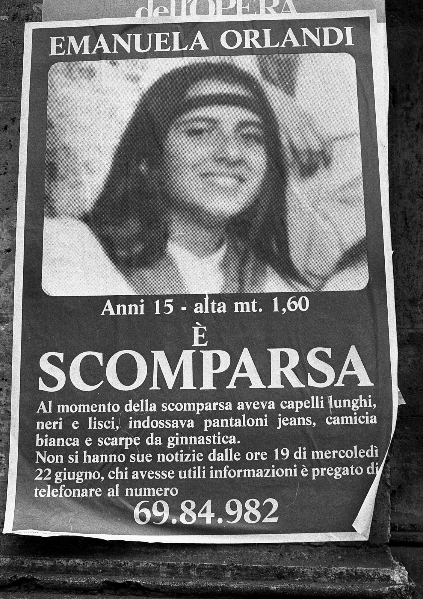 Imagen sin fecha de un cartel en las calles de Roma para solicitar información sobre la adolescente Emanuela Orlandi. (Foto: AP)