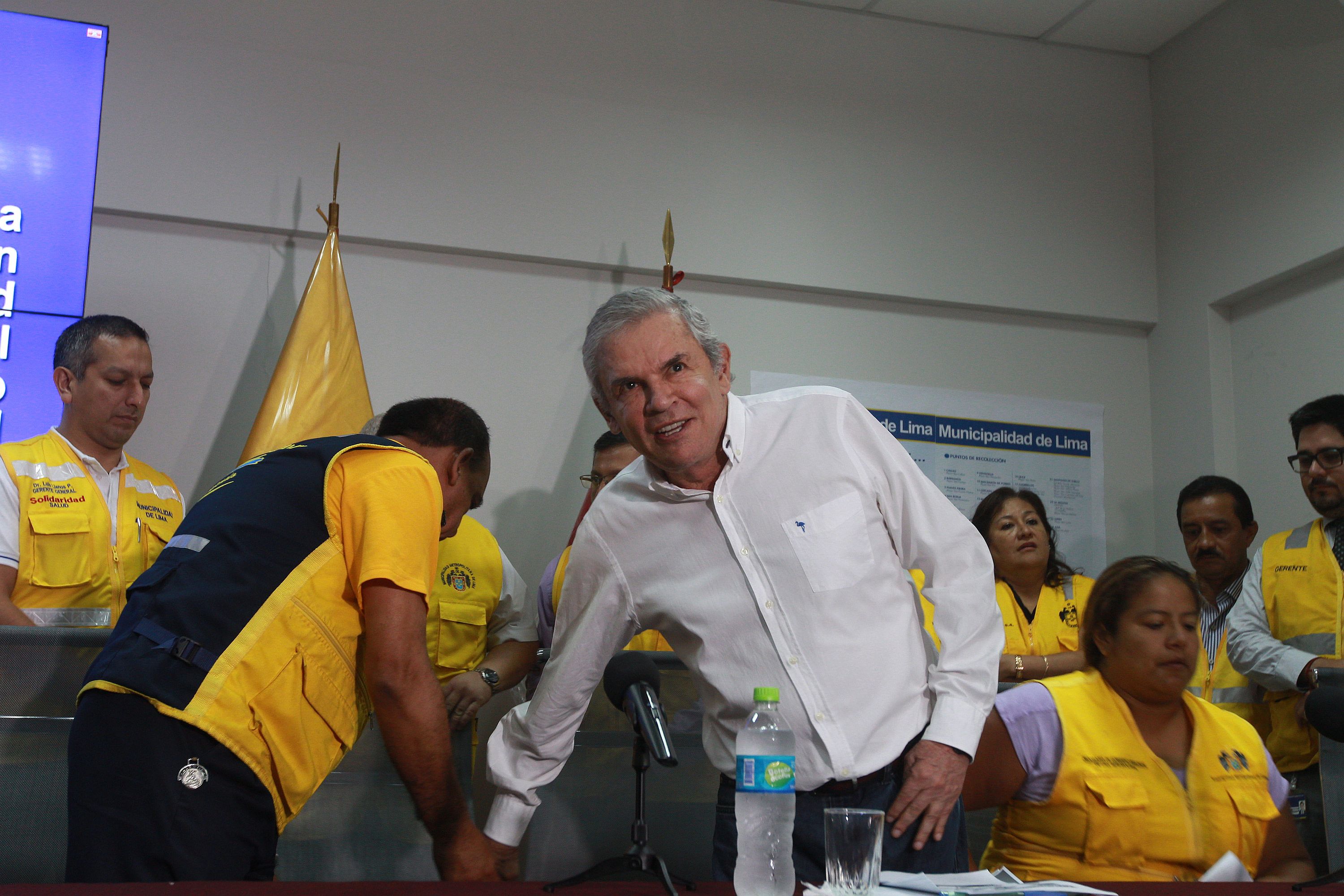 Regidores critican a Luis Castañeda por nuevo parque temático
