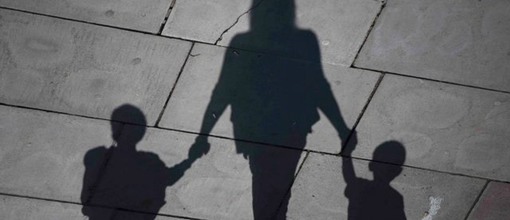 Padres ganan más que las mujeres con hijos, según la OIT