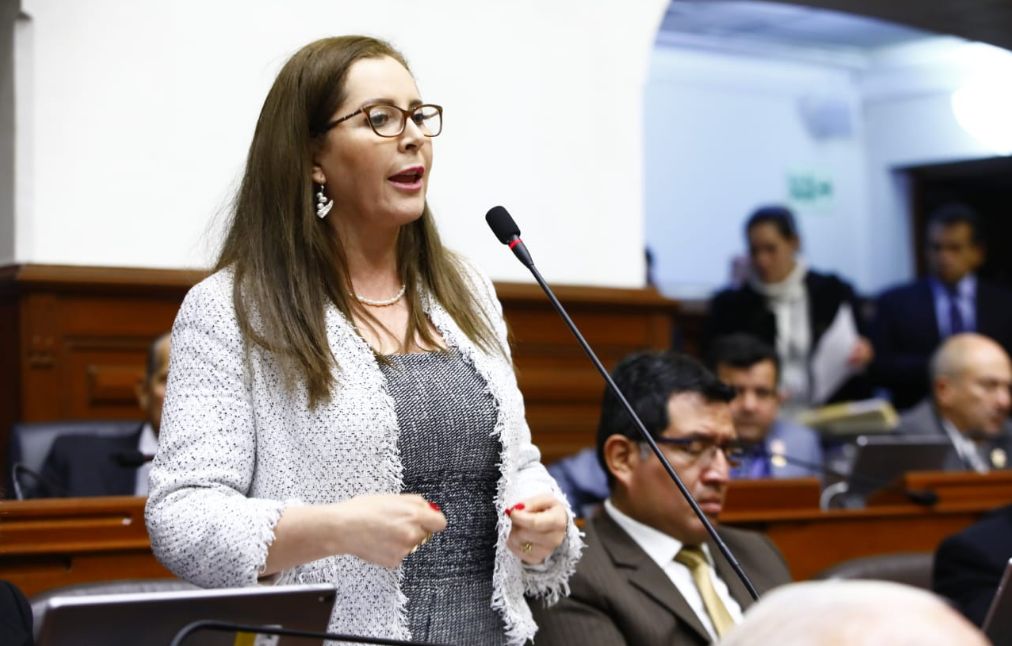 "No se puede continuar con un presidente que quiere controlar todos los poderes del Estado"
