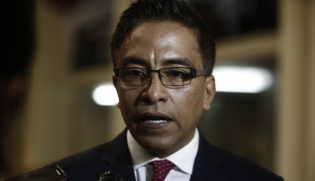 Pleno del Congreso suspendió por 120 días sin goce de haber a Roberto Vieira