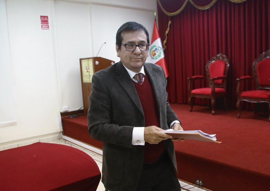 Confirman suspensión por seis meses contra juez por audio con César Hinostroza