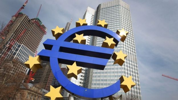 BCE recorta proyección al 2019 para nivelar riesgos de crecimiento
