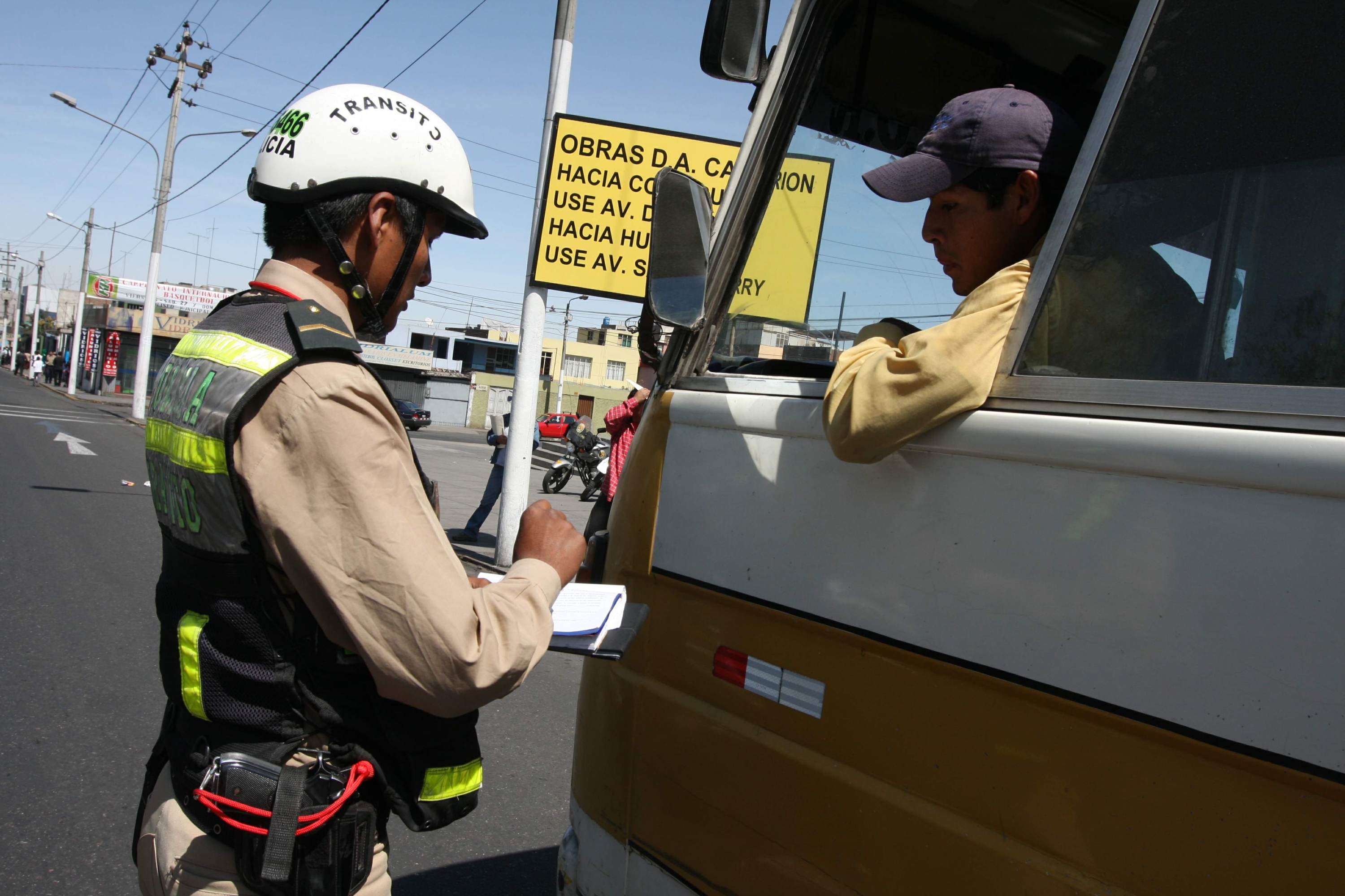 El infractor siempre gana: así funcionan los descuentos y beneficios por papeletas | #NoTePases