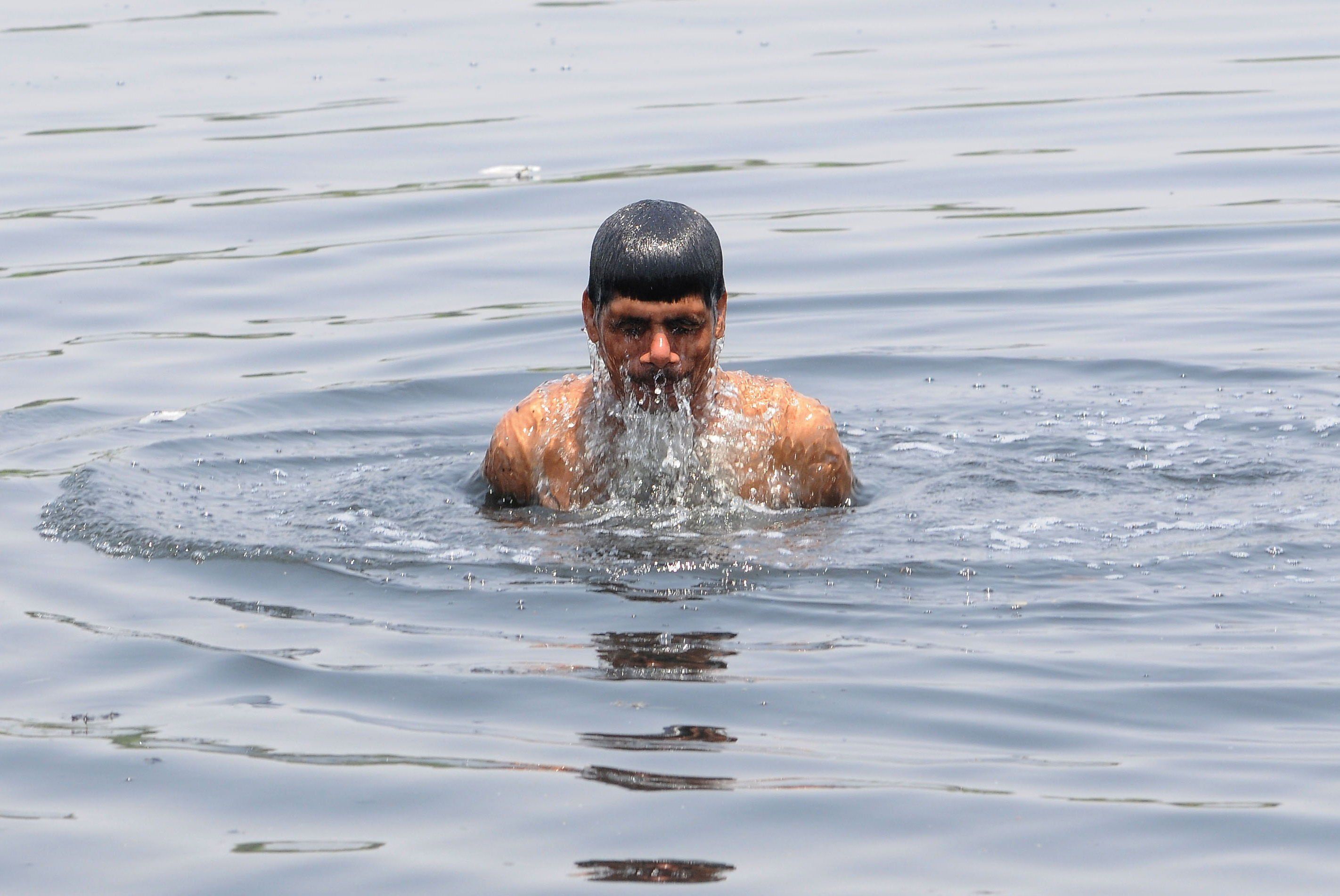 Las temperaturas en la India llegan hasta los 45 grados centígrados. (EFE)