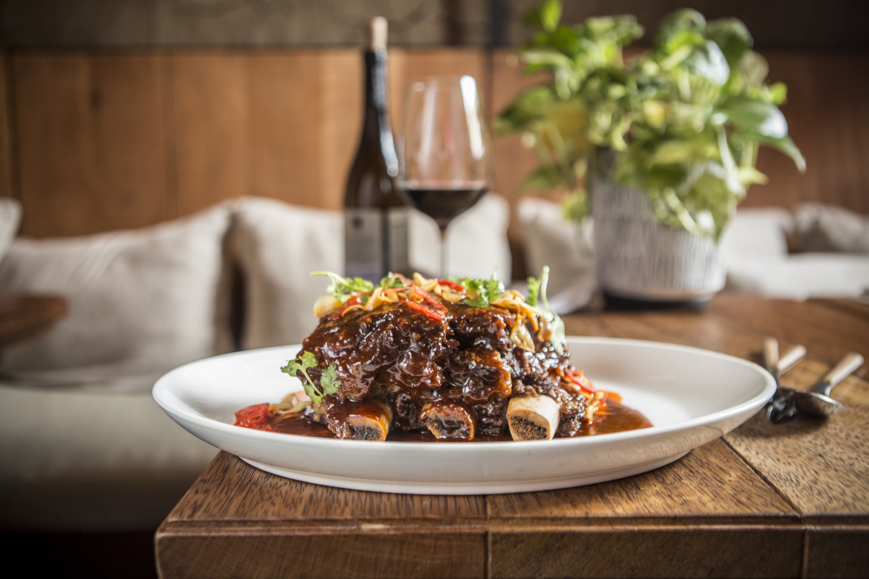 Siete abrió en agosto pasado en una de las calles más bonitas que tiene Barranco: Domeyer