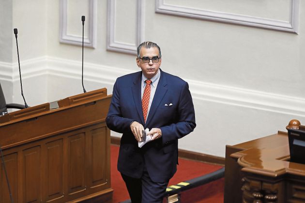 Claves de la demanda de Olaechea ante el TC por la disolución del Congreso